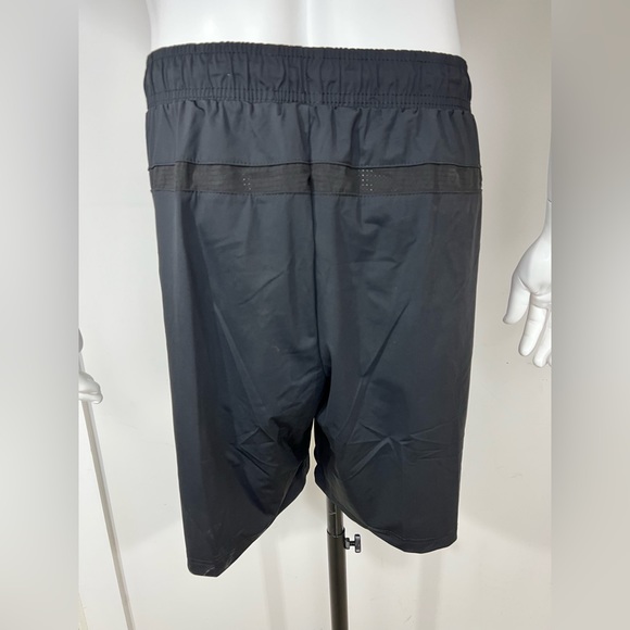 SPYDER MEN'S ACTIVE WEAR, BLACK , LARGE W/2 POCKETS & A SMALL ONE ABOVE THE LOGO - Picture 3 of 16